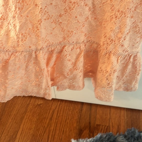 Size small blush lace peplum top - Picture 5 of 6